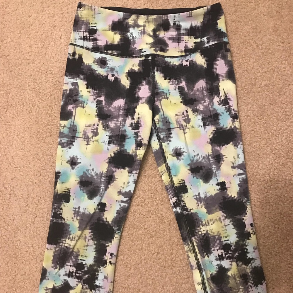 Victoria’s Secret Crop Work Out pants
